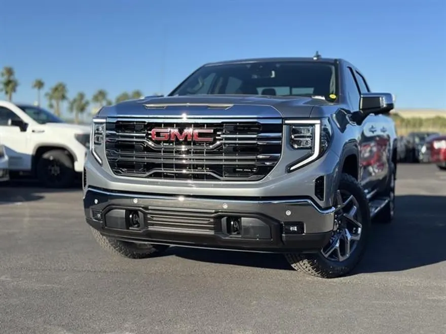 2026 Gmc Sierra 1500 SLT photo 3