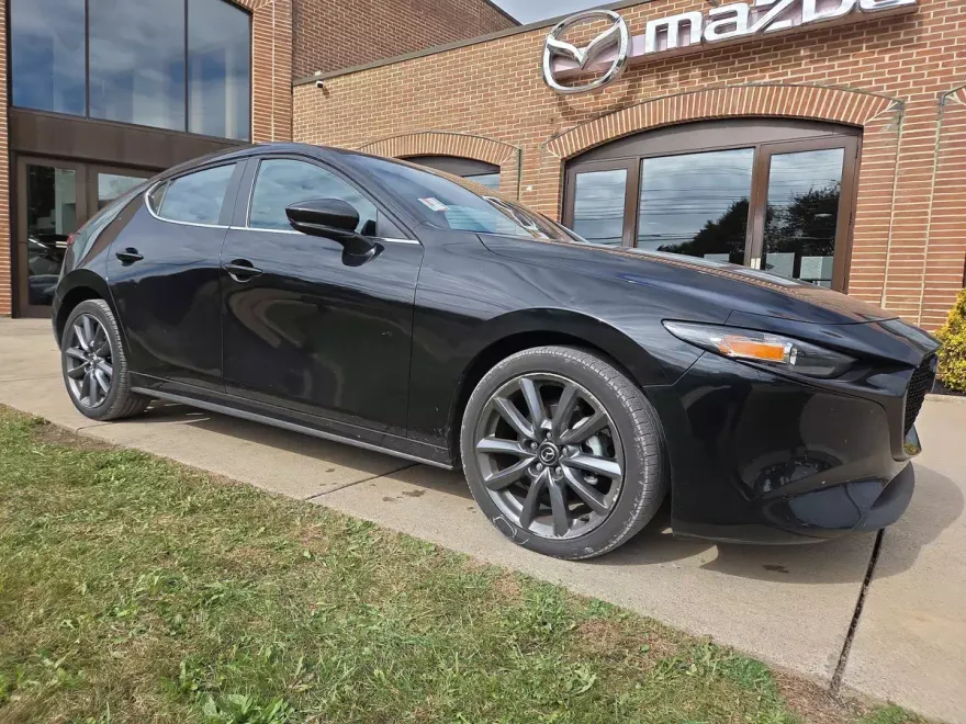 2024 Mazda Mazda3 Hatchback 2.5 s Preferred photo 1