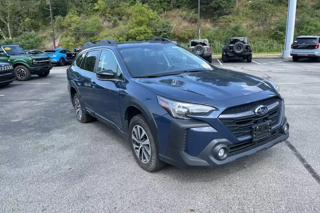 2024 Subaru Outback Premium photo 1
