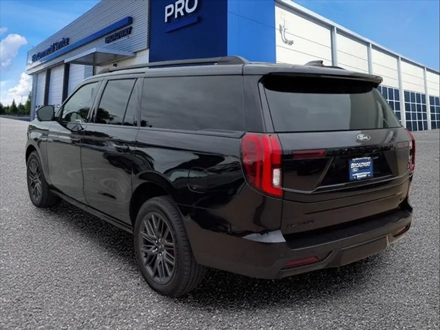 2025 Ford Expedition Platinum MAX photo 1