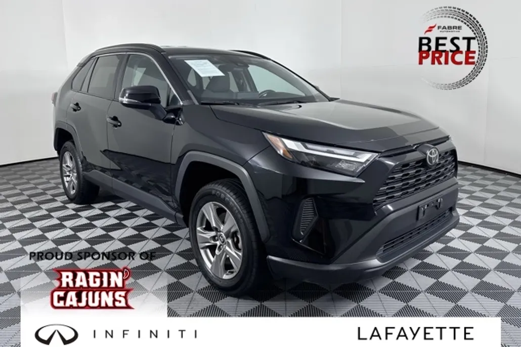 2023 Toyota RAV4 XLE photo 1
