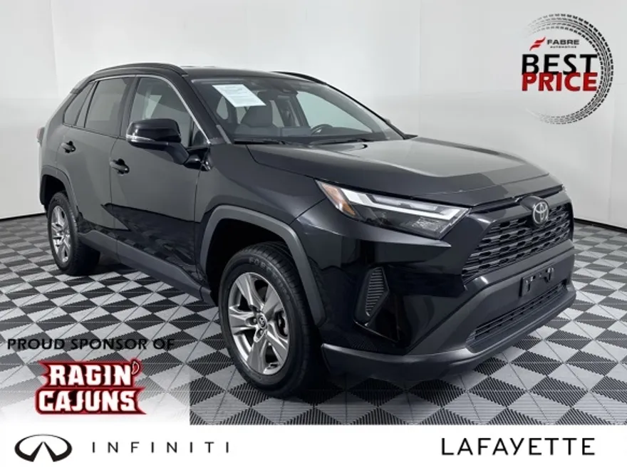 2023 Toyota RAV4 XLE photo 1