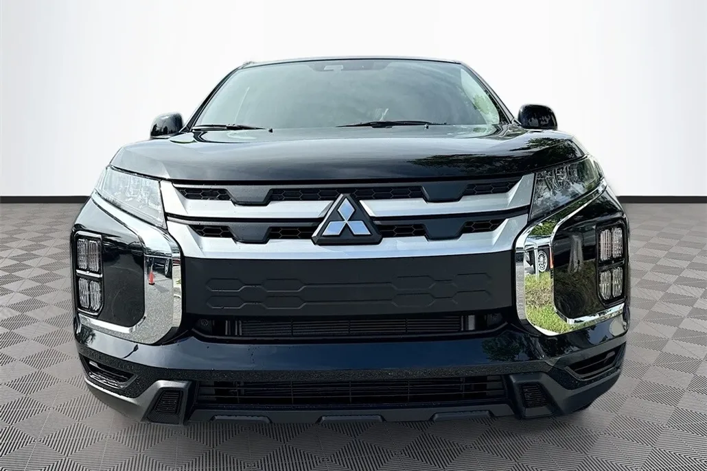 2025 Mitsubishi Outlander Sport ES photo 1