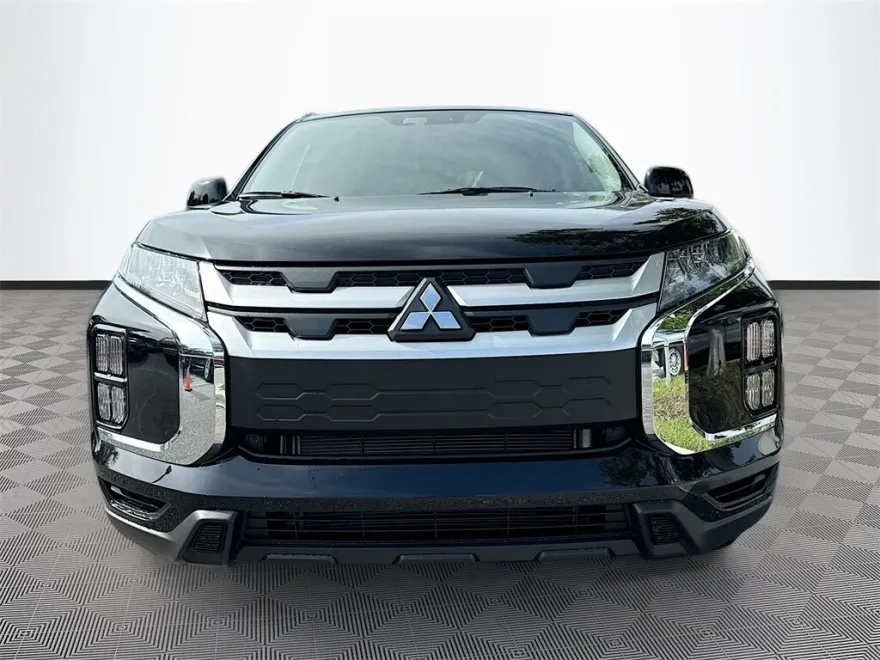 2025 Mitsubishi Outlander Sport ES photo 1