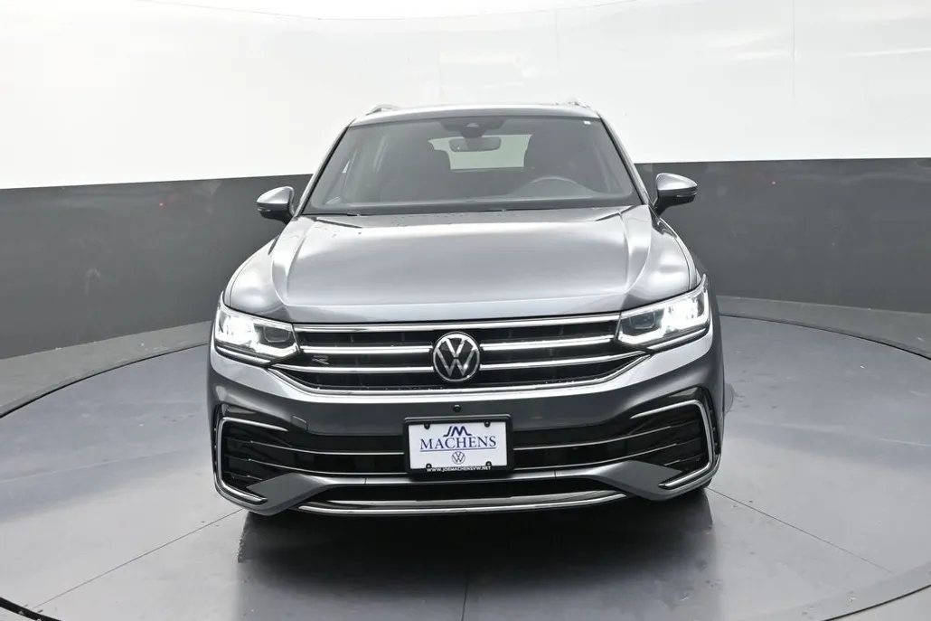2023 Volkswagen Tiguan SEL R-Line Black photo 1