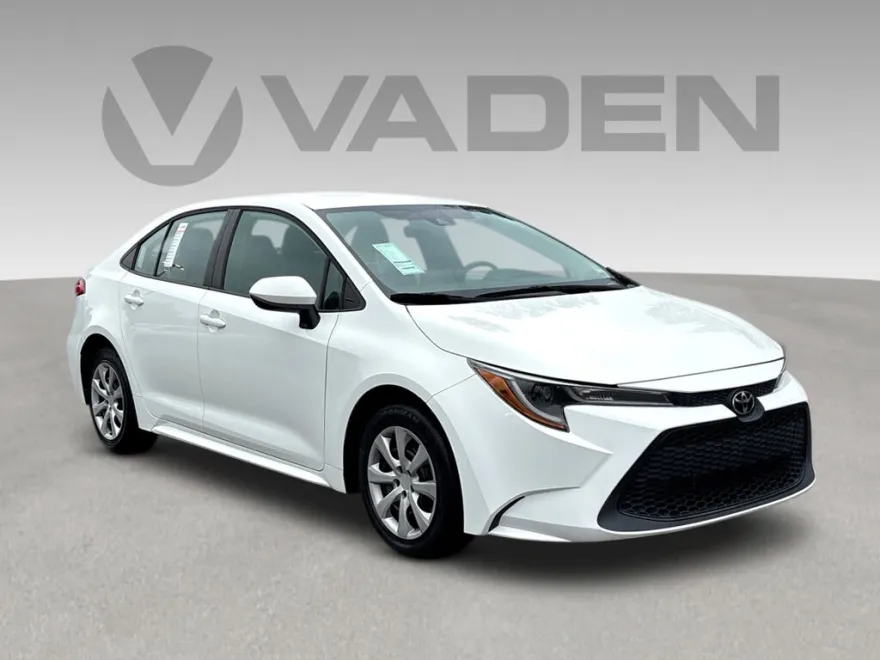 2021 Toyota Corolla LE photo 1