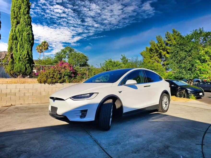 2017 Tesla Model X 75D photo 1