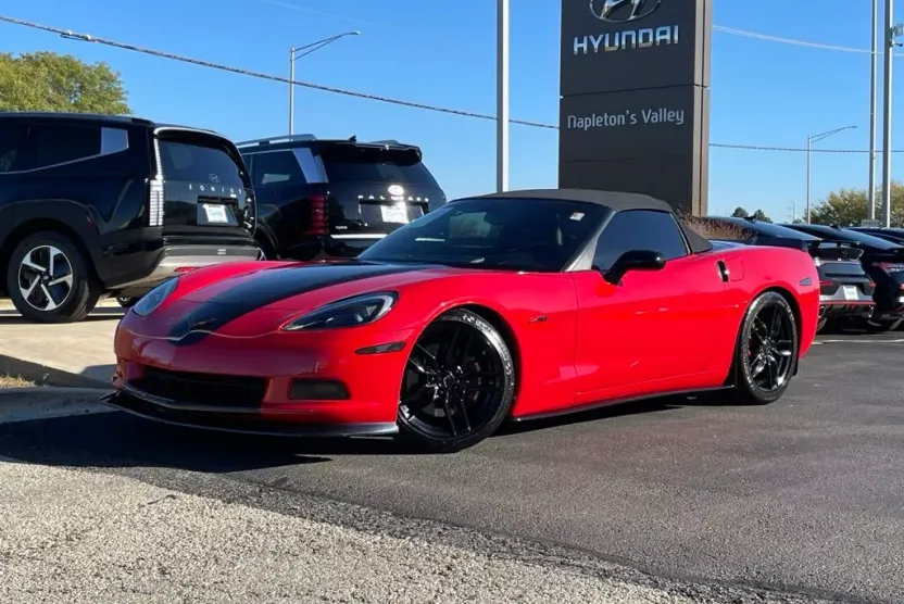 2005 Chevrolet Corvette Base photo 1