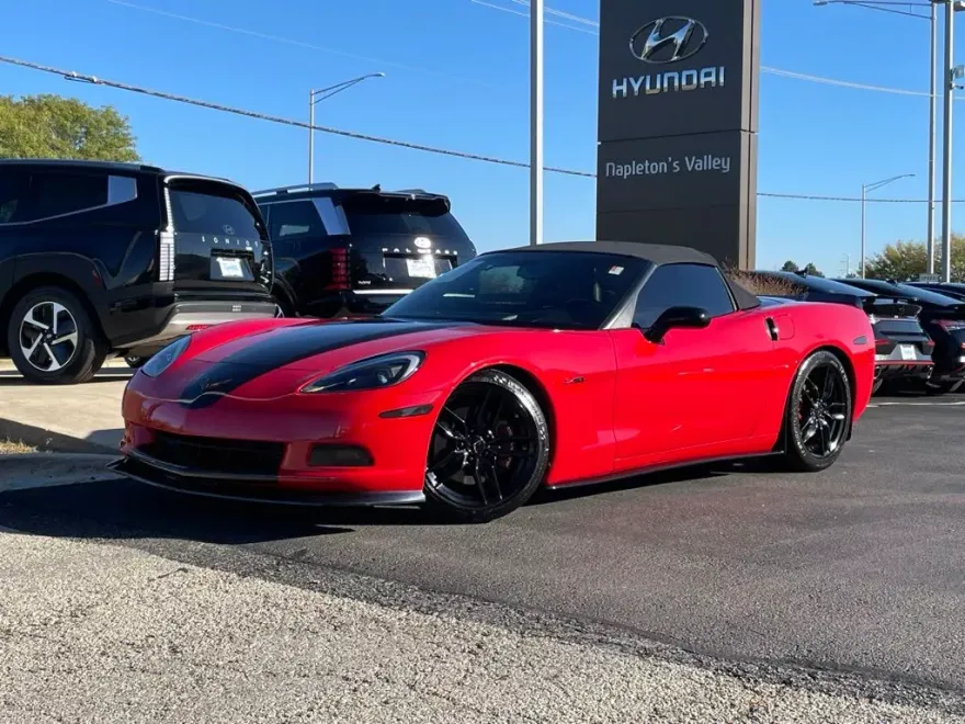 2005 Chevrolet Corvette Base photo 1