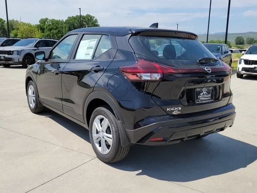 2025 Nissan Kicks Play S photo 1