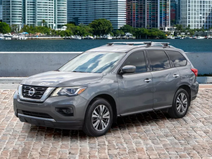 2019 Nissan Pathfinder S photo 1