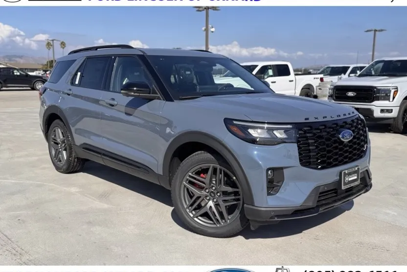 2025 Ford Explorer ST photo 1