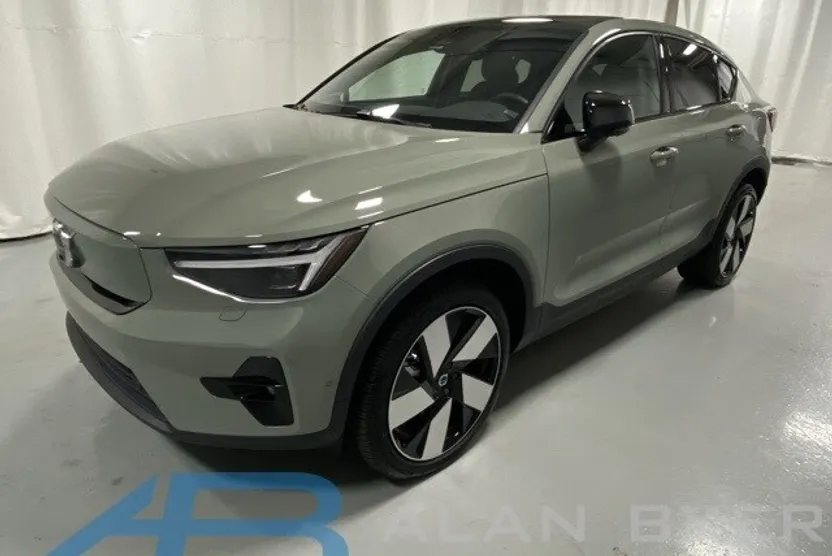 2023 Volvo C40 Recharge Ultimate photo 1