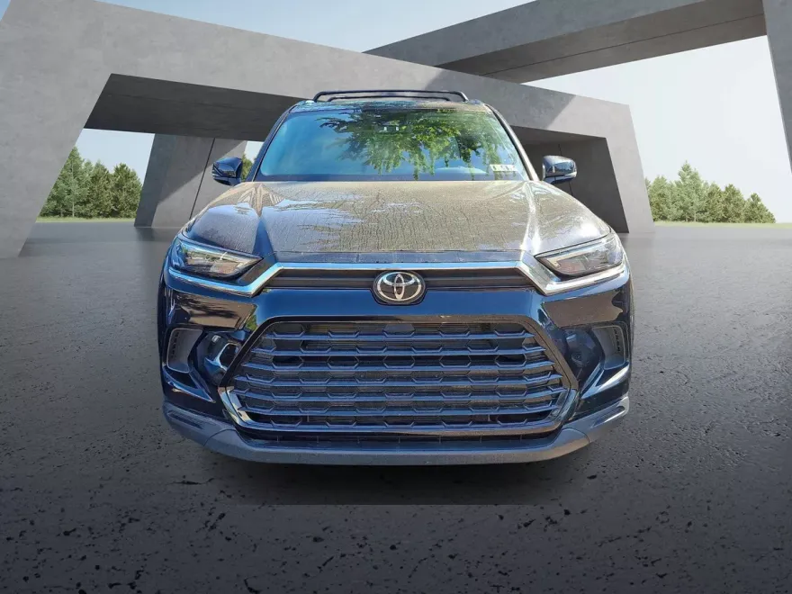 2024 Toyota Grand Highlander XLE photo 1