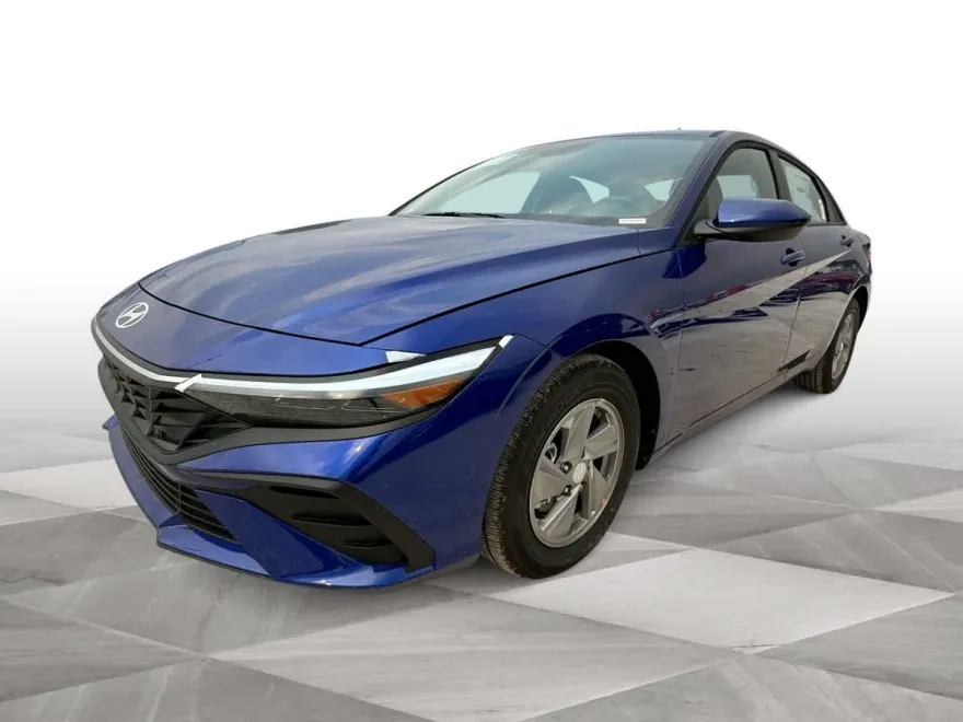 2025 Hyundai Elantra SE photo 1