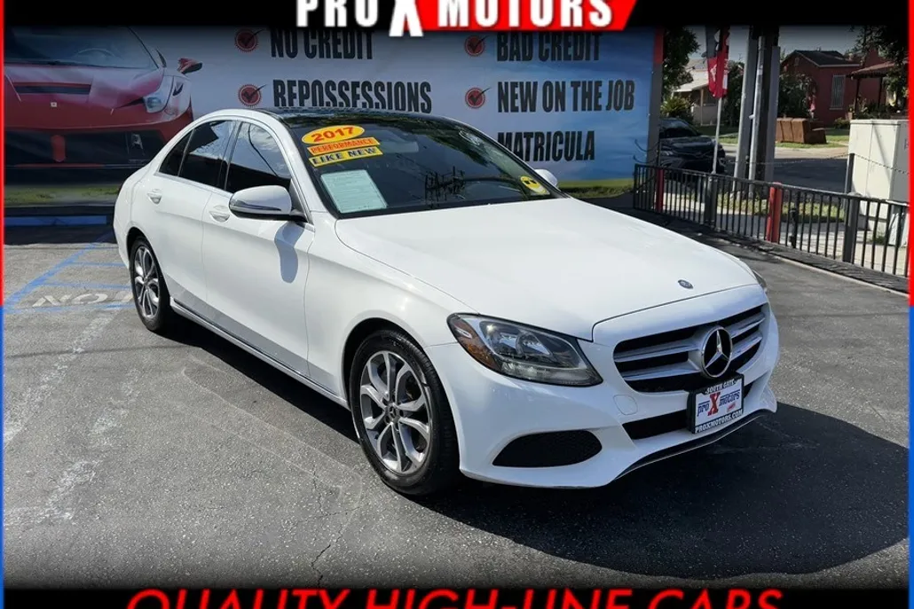 2017 Mercedes Benz C 300 Sedan photo 1