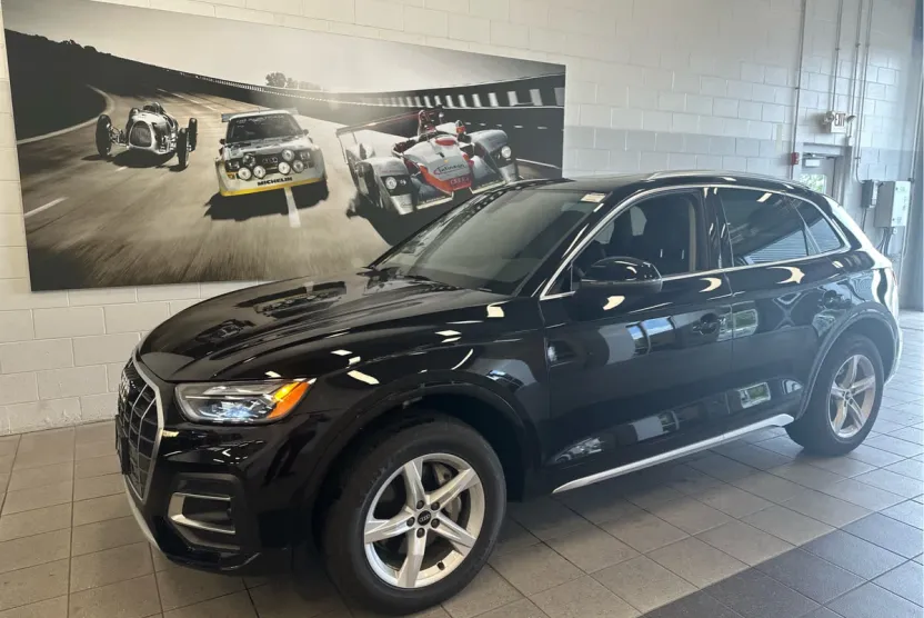 2022 Audi Q5 Premium photo 1