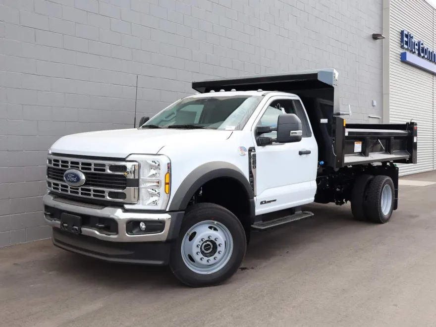 2024 Ford F-550 photo 1