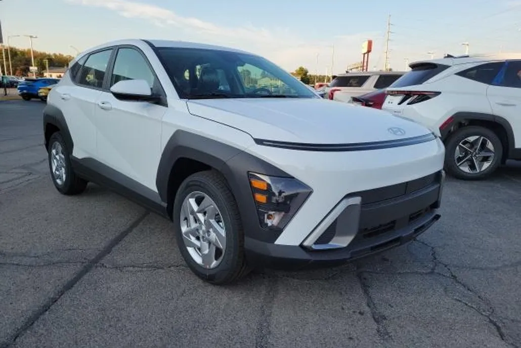 2025 Hyundai Kona SE photo 1