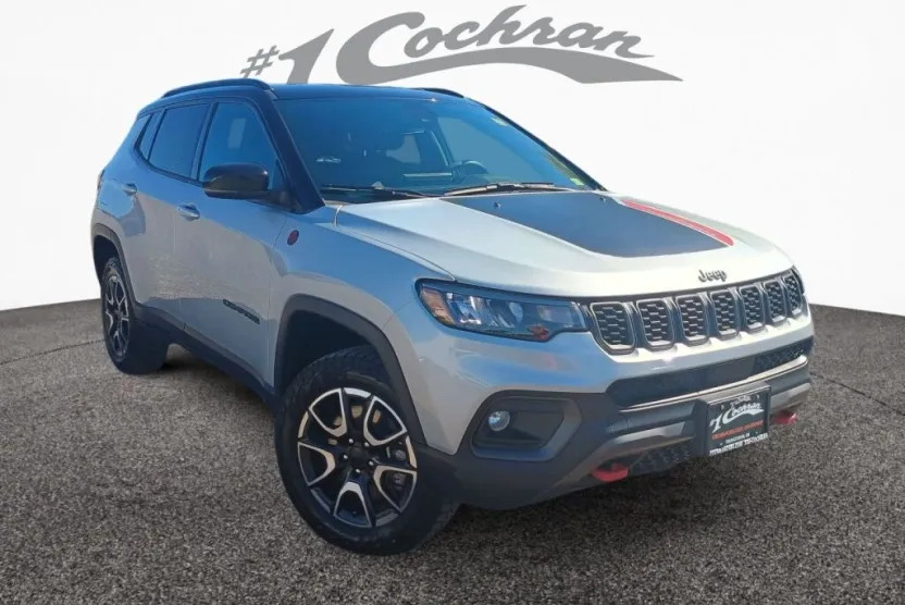 2024 Jeep Compass Trailhawk photo 1