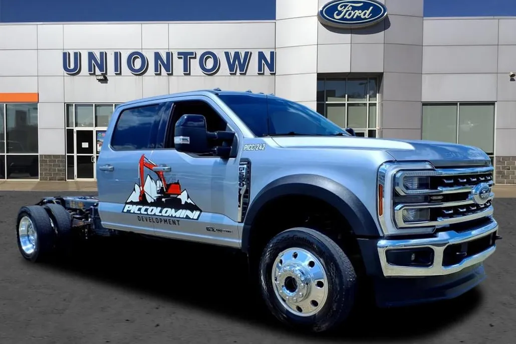 2024 Ford F-550 Lariat photo 1