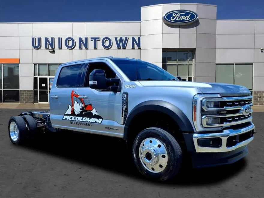 2024 Ford F-550 Lariat photo 1