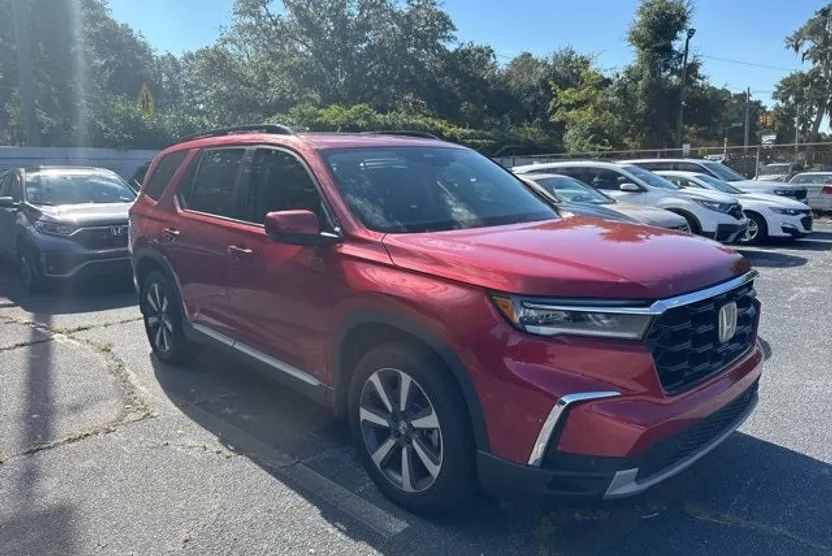 2025 Honda Pilot Touring photo 1