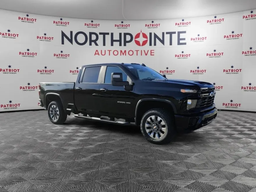 2025 Chevrolet Silverado 2500HD Custom photo 1