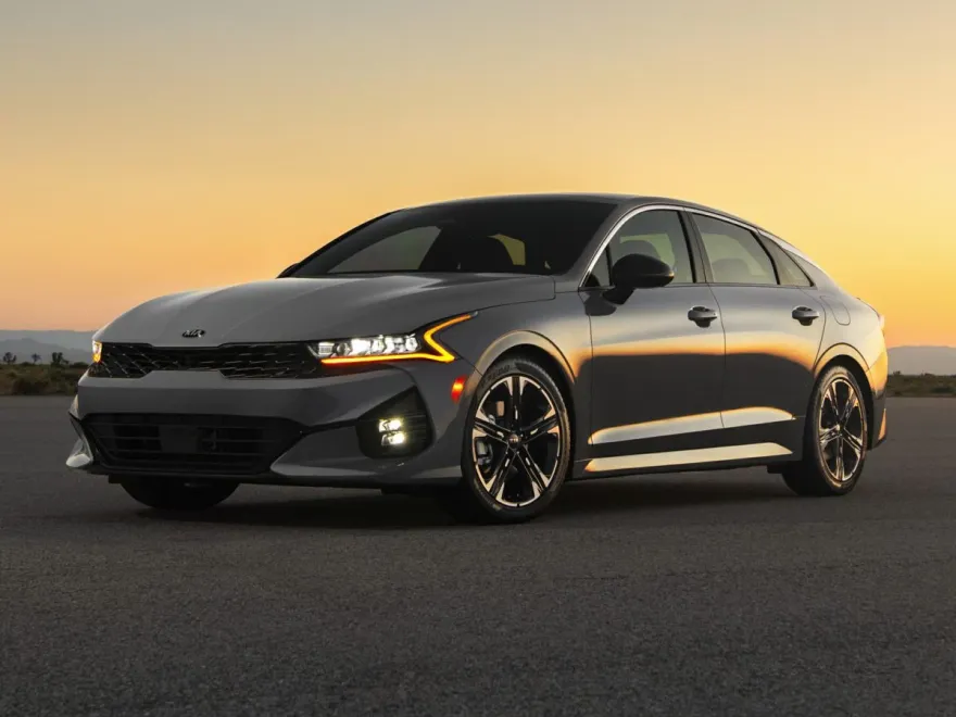 2021 Kia K5 GT-Line photo 1