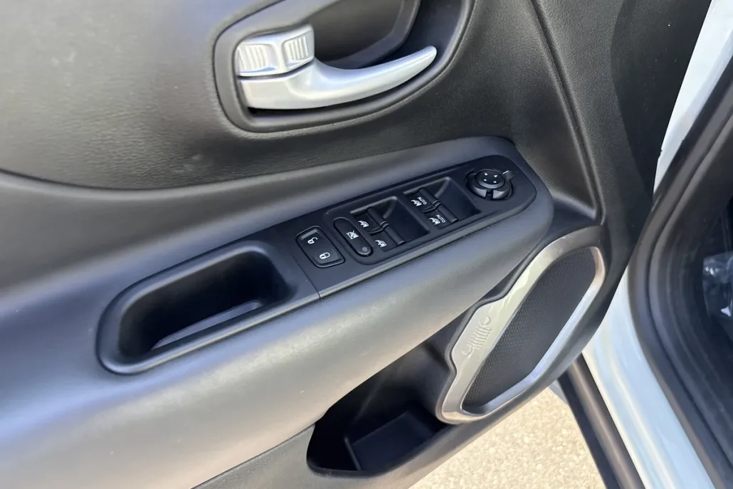 2023 Jeep Renegade Latitude Upland photo 1