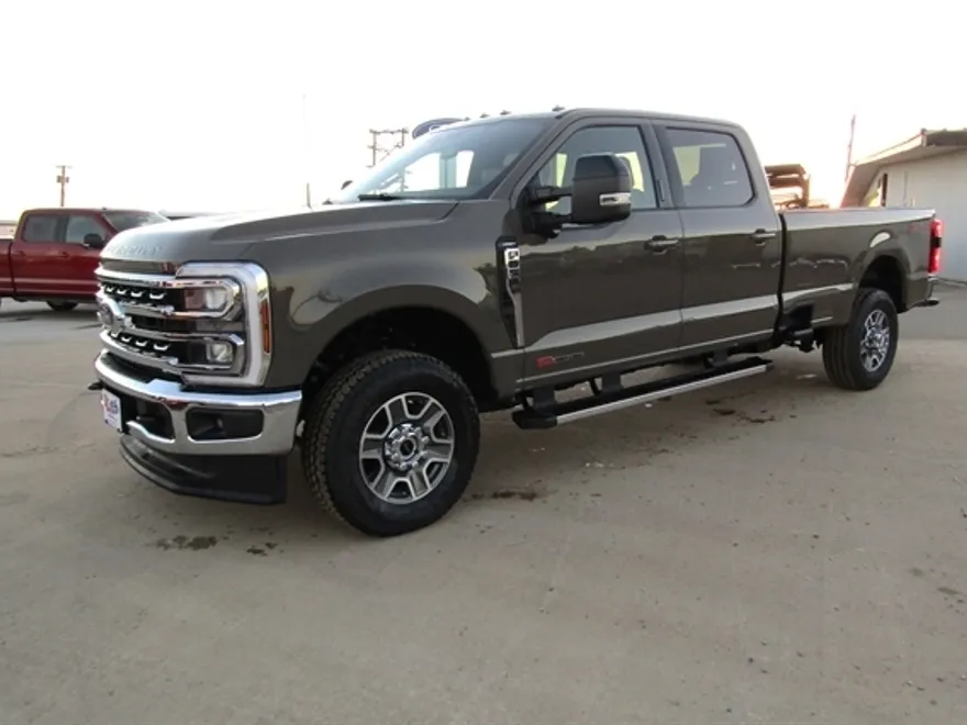 2026 Ford F-350 Lariat photo 1