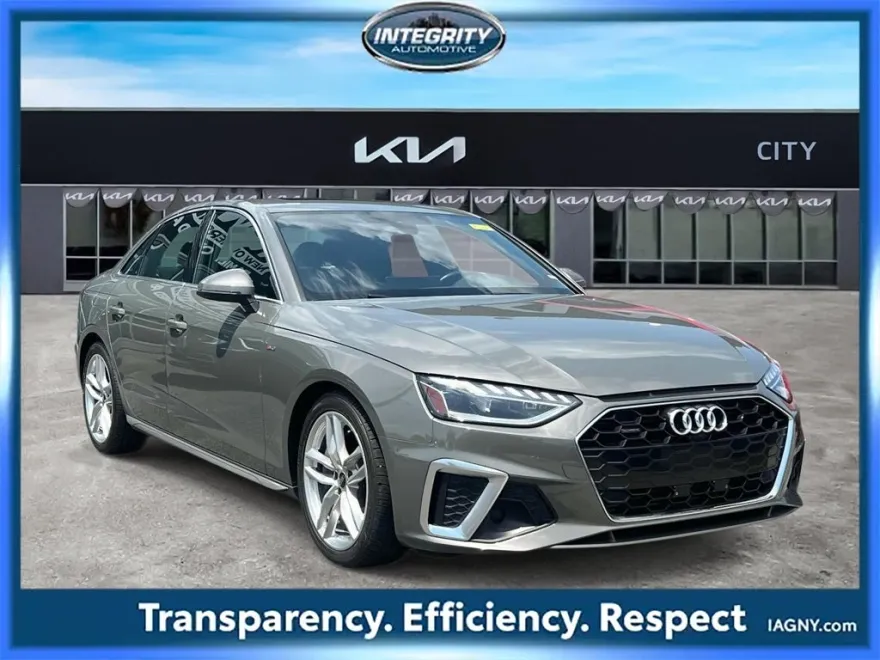 2023 Audi A4 45 S line Premium Plus Quattro photo 1