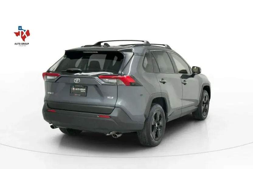 2019 Toyota RAV4 XLE Sport photo 1