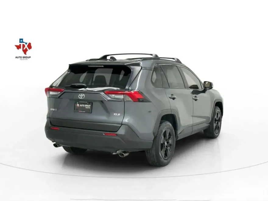 2019 Toyota RAV4 XLE Sport photo 1