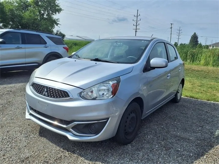 2017 Mitsubishi Mirage ES photo 1