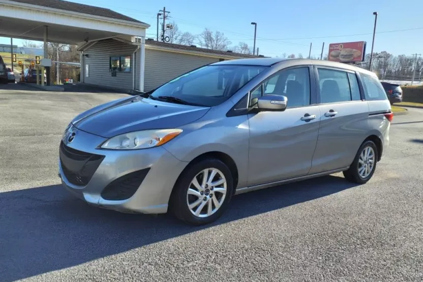 2015 Mazda Mazda5 Sport photo 1