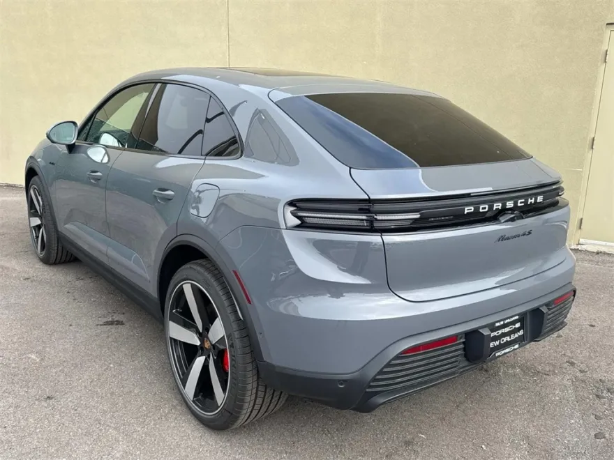 2025 Porsche Macan photo 1
