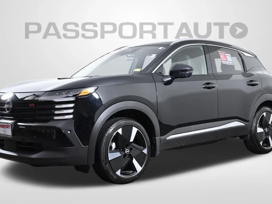 2025 Nissan Kicks SR photo 1
