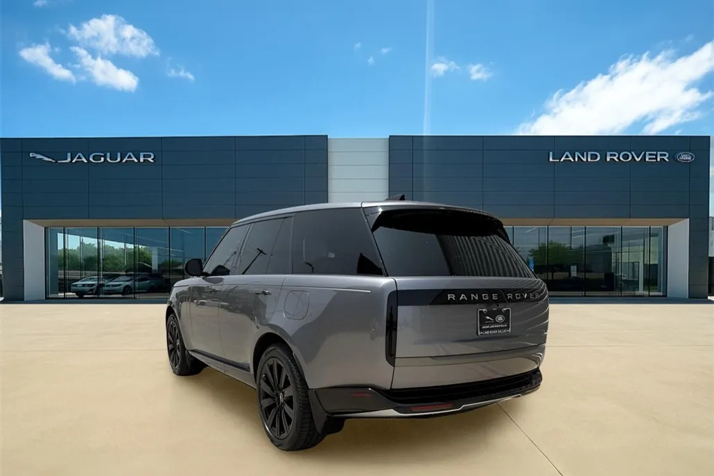 2025 Land Rover Range Rover SE photo 1