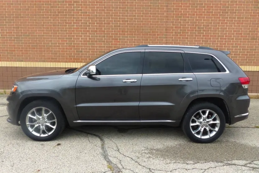 2015 Jeep Grand Cherokee Summit photo 1