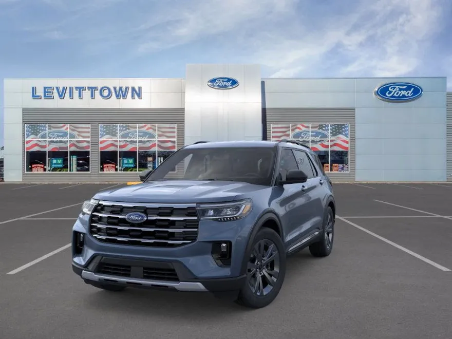 2025 Ford Explorer photo 1