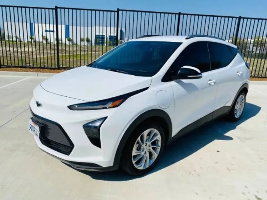 2023 Chevrolet Bolt EUV photo 1