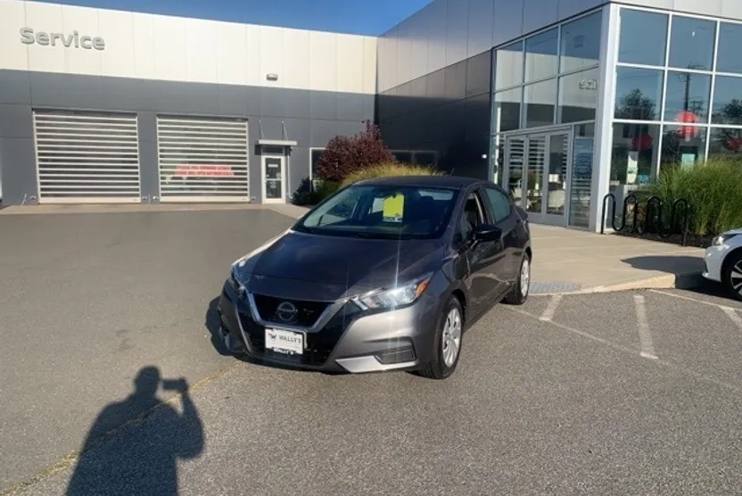 2020 Nissan Versa 1.6 S photo 1