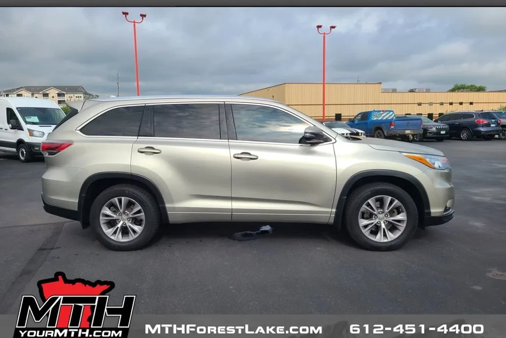 2015 Toyota Highlander Base Hybrid photo 1