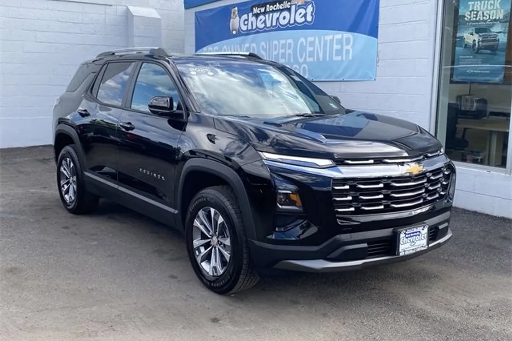 2025 Chevrolet Equinox LT photo 1