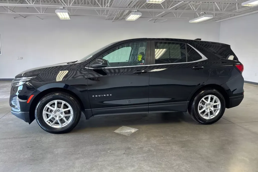 2022 Chevrolet Equinox LT photo 1