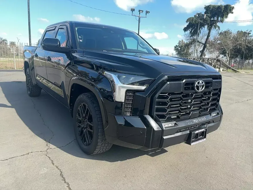 2022 Toyota Tundra CrewMax SR photo 1