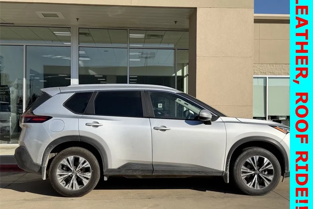 2023 Nissan Rogue SV photo 1