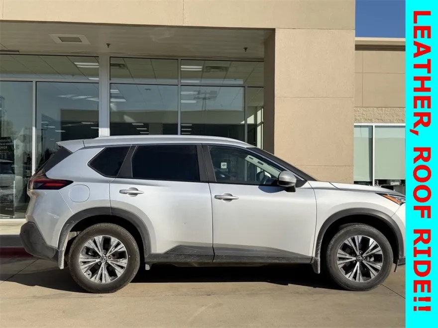 2023 Nissan Rogue SV photo 1