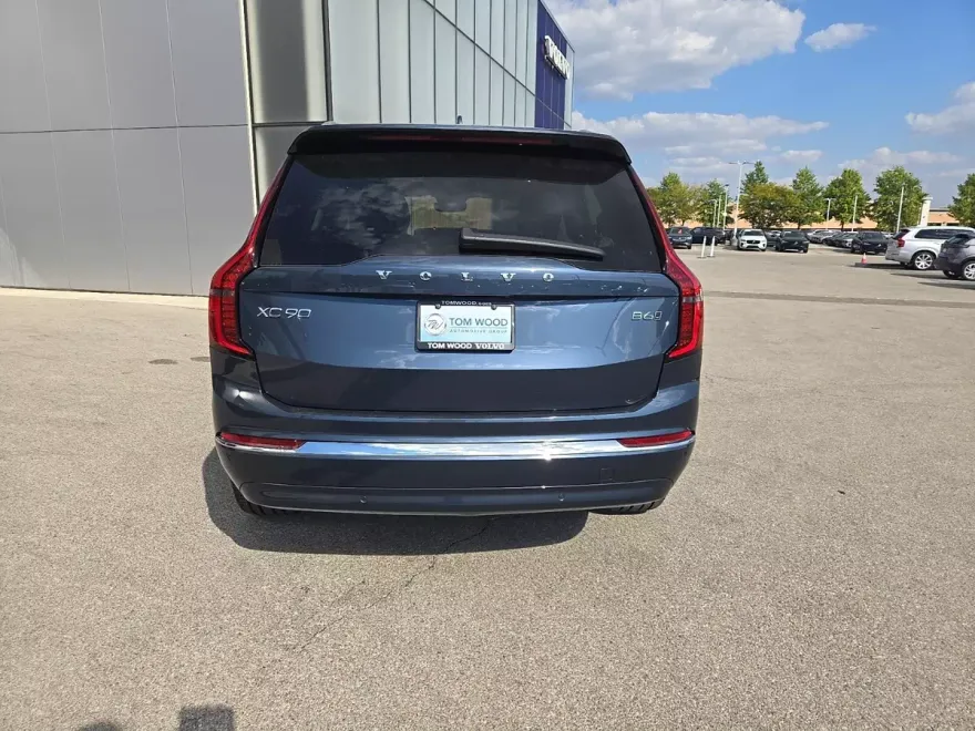 2026 Volvo XC90 photo 1